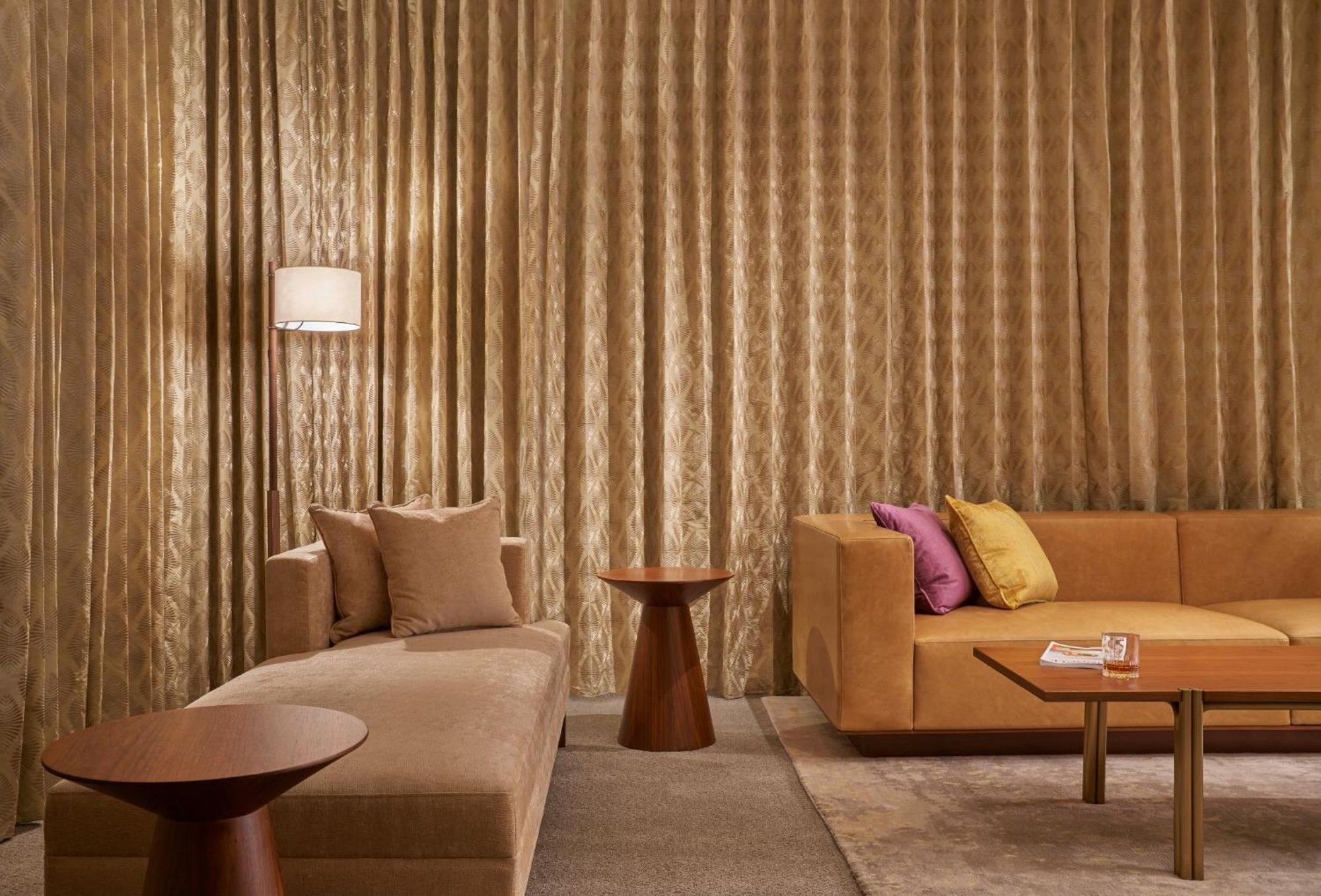 Hotel Savoy Kansas City, Tapestry Collection By Hilton 4*